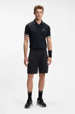 Active Shorts aus Stretch-Gewebe mit Taschen aus Mesh
