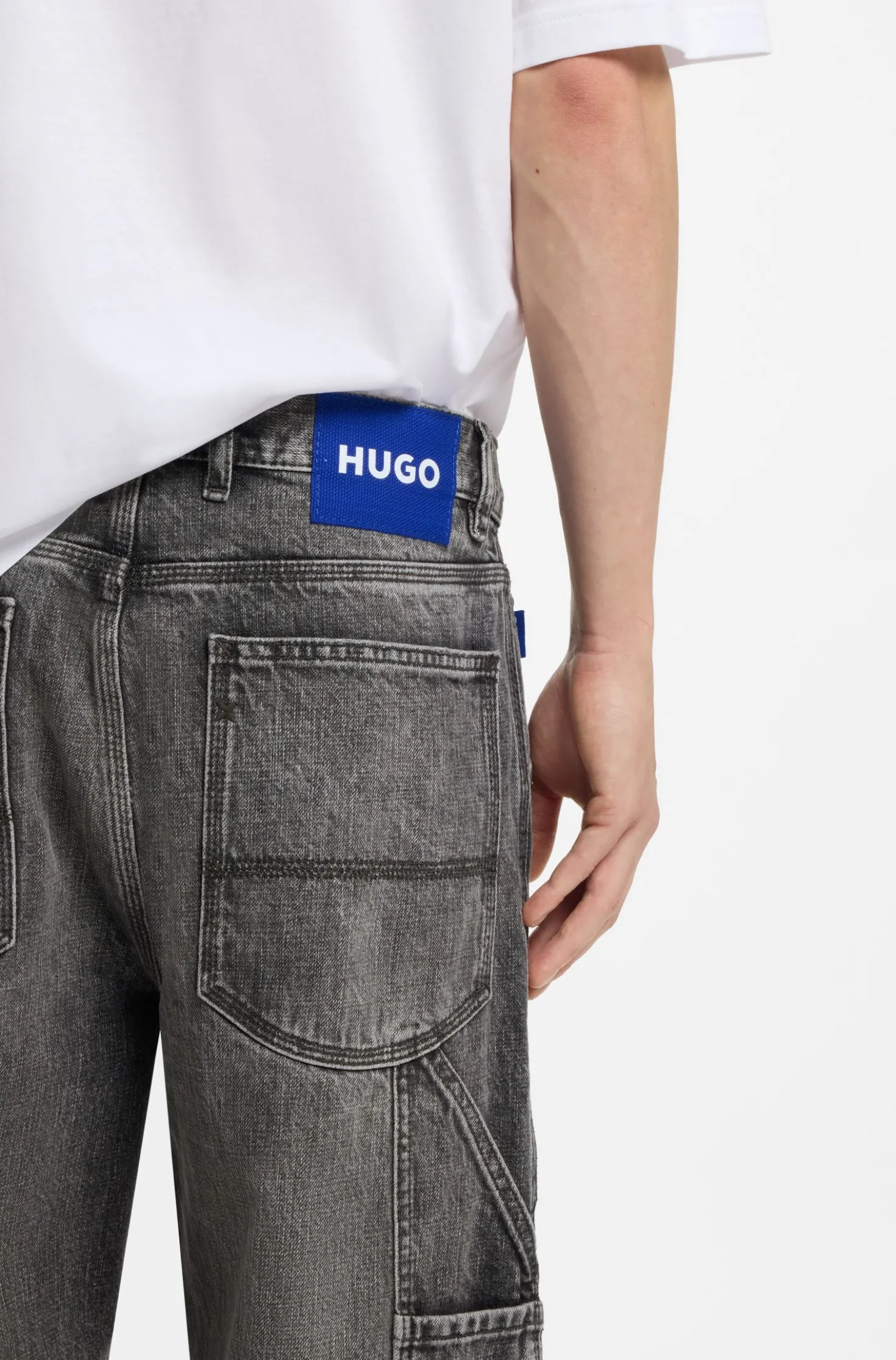 Baggy-Fit Jeans in Schwarz mit Carpenter-Details