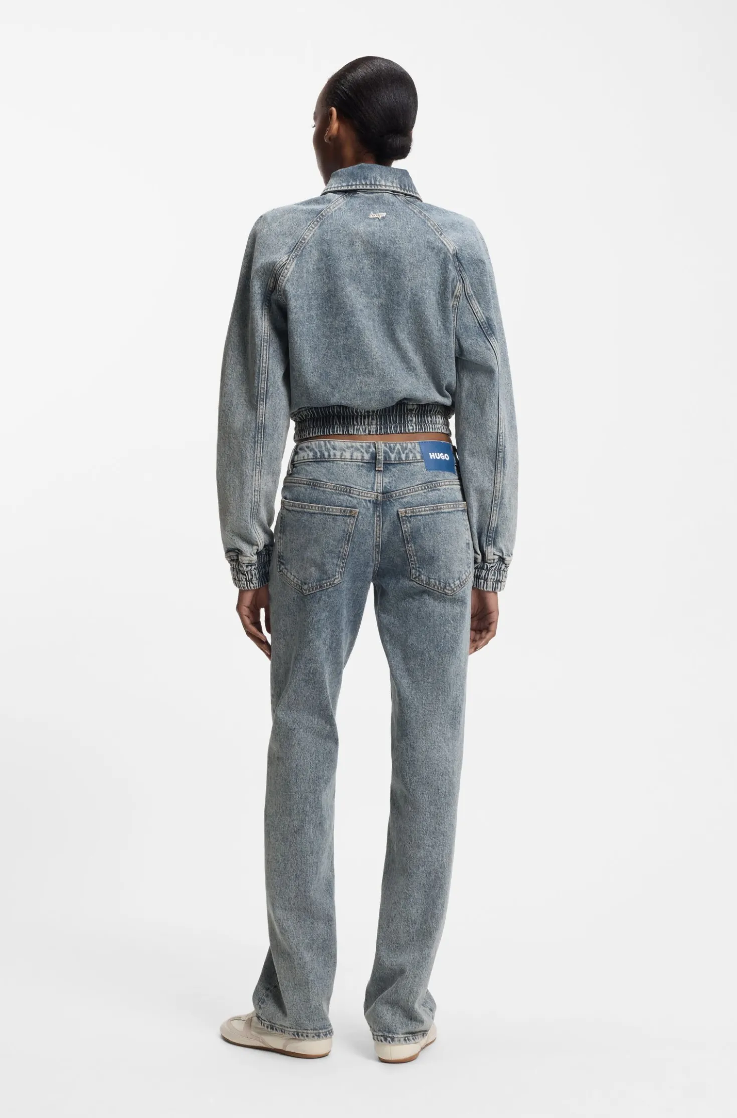 Bootcut-Jeans aus blauem Stretch-Denim