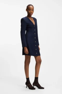 Bouclé-Kleid mit goldfarbenen Knöpfen