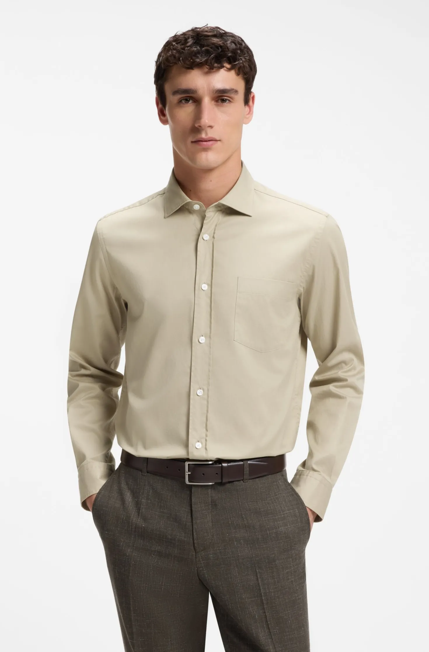 Casual-Fit Hemd aus Baumwolle mit Cutaway-Kragen