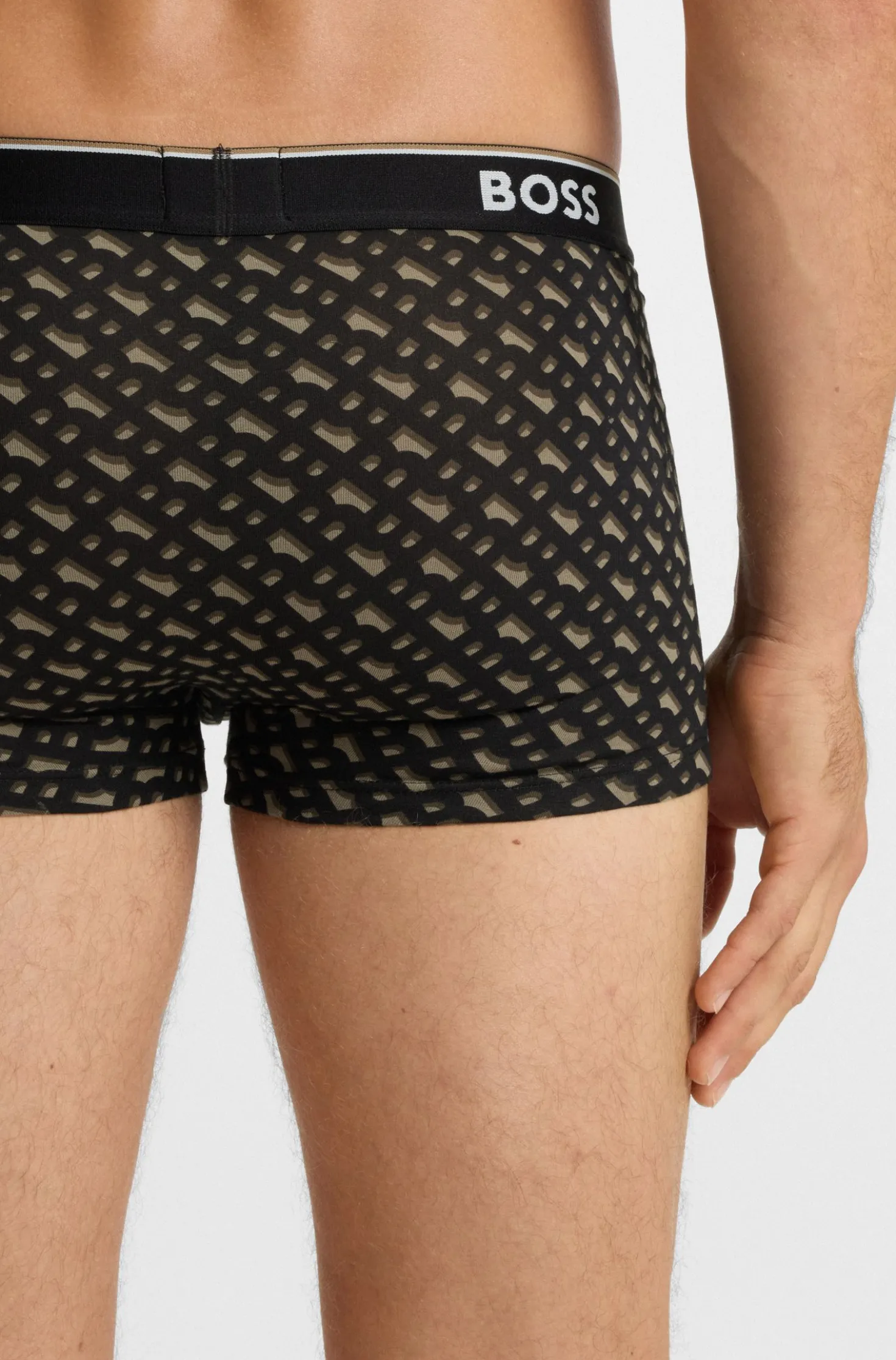 Dreierpack eng anliegende Boxershorts aus Stretch-Baumwolle mit kurzem Bein und Logo-Details