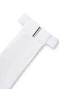 Einteiliger Reitsport-Plastron mit charakteristischem Streifen