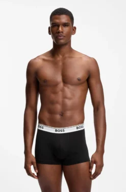 Eng anliegende Boxershorts aus Stretch-Baumwolle mit kurzem Bein und fortlaufenden Logos