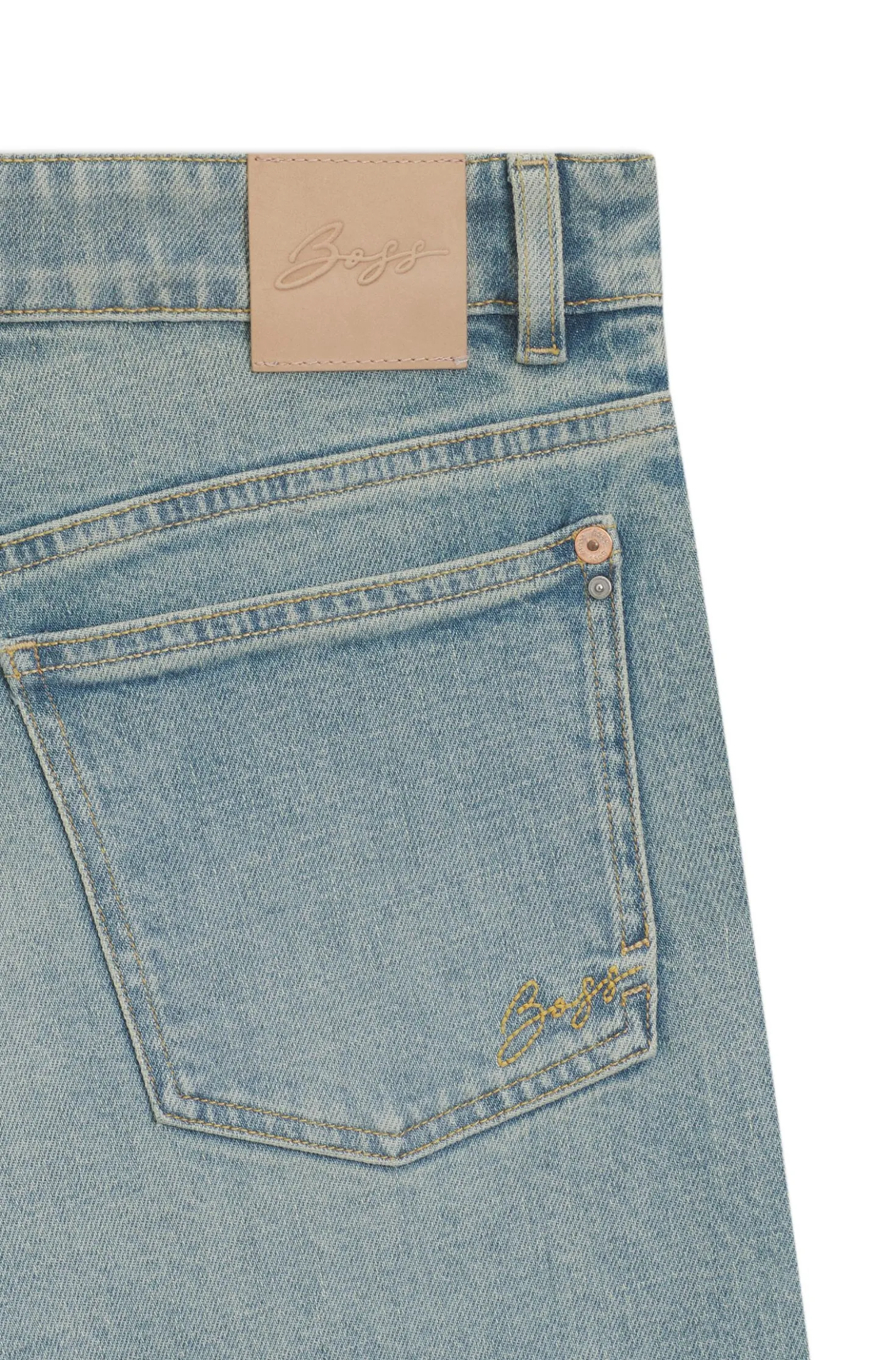 Flared Jeans aus hellblauem Denim