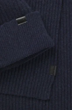 Geschenk-Set aus Mütze und Schal