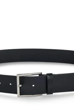 Glattledergürtel mit polierten Metalldetails