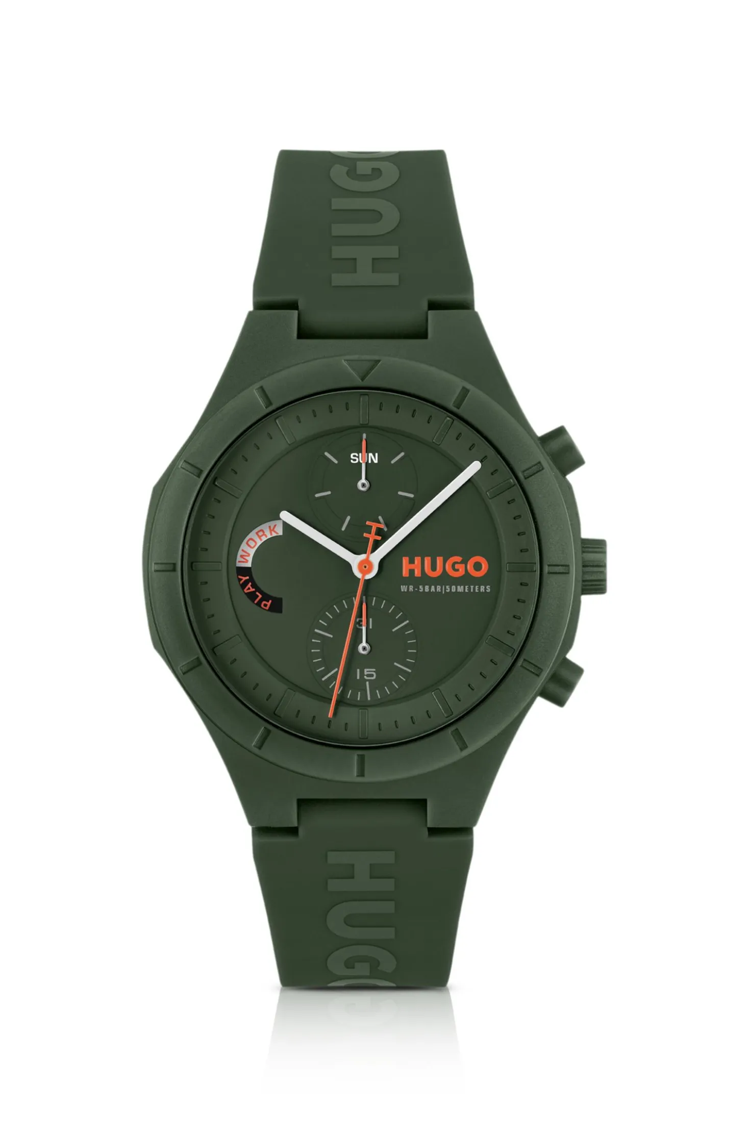 Grüne Uhr mit Logos auf dem Silikonarmband