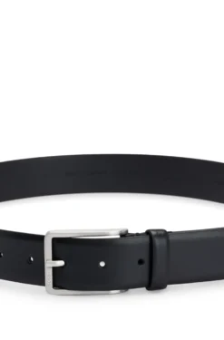 Gürtel aus italienischem Leder mit Metalldetails in gebürsteter Silber-Optik
