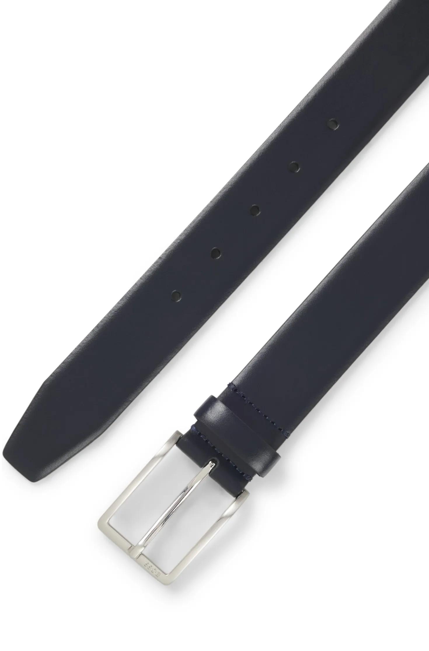 Gürtel aus italienischem Leder mit Metalldetails in gebürsteter Silber-Optik