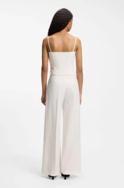 Hose aus Stretch-Gewebe mit weitem Beinverlauf