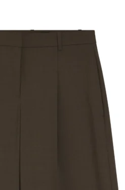 Hose aus Stretch-Gewebe mit weitem Beinverlauf und Bundfalten vorne