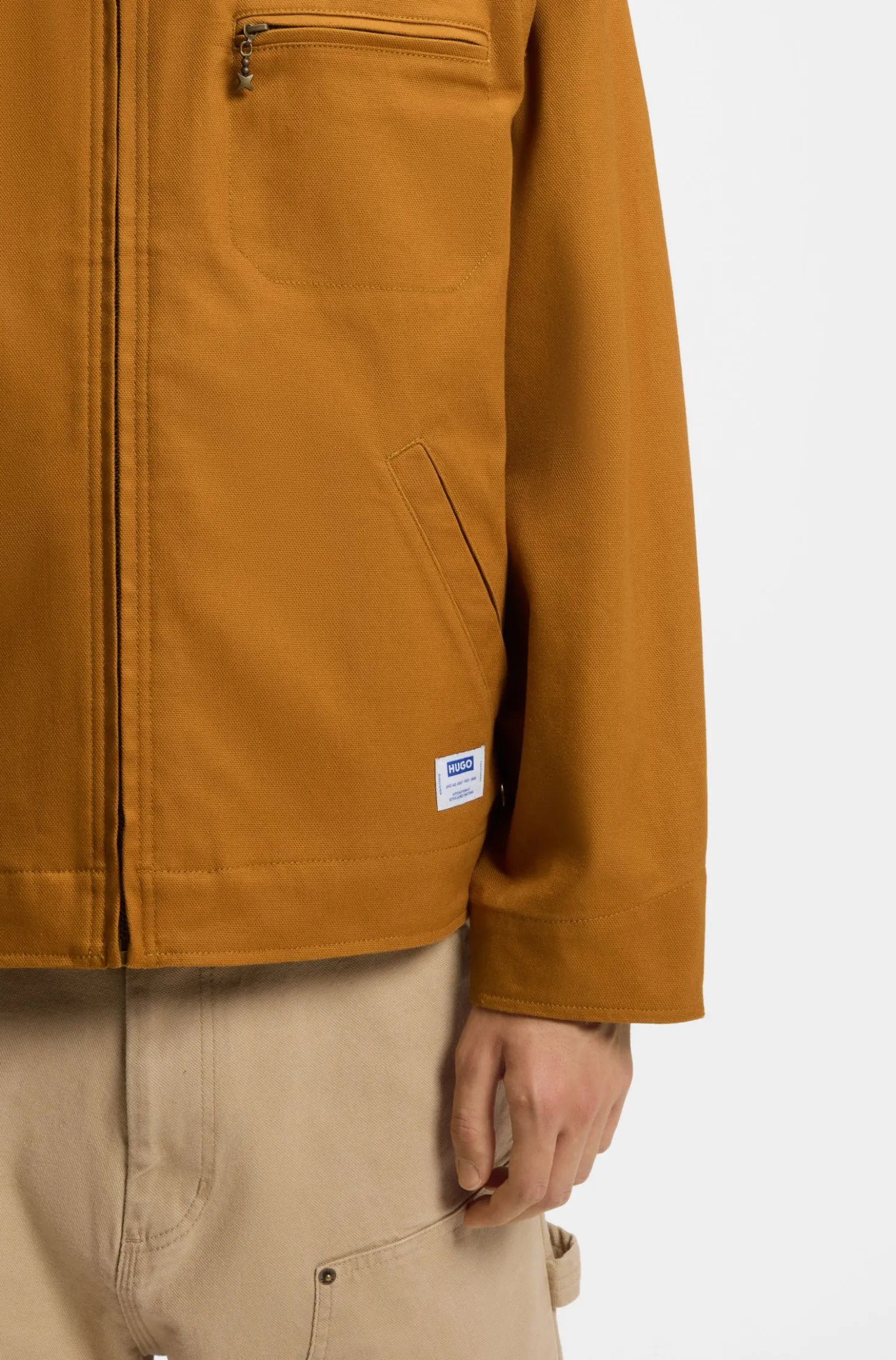 Jacke aus Stretch-Baumwolle mit Reißverschlusstasche an der Brust