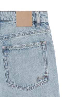 Jeans mit hohem Bund und weitem Beinverlauf