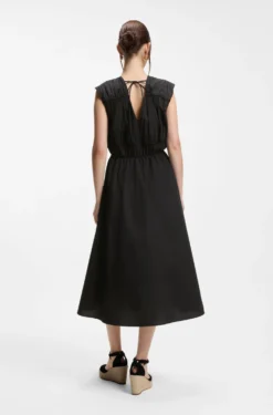 Kleid aus Baumwoll-Popeline mit gerafften Details