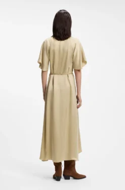 Kleid mit V-Ausschnitt und schmalem Gürtel mit Schließe