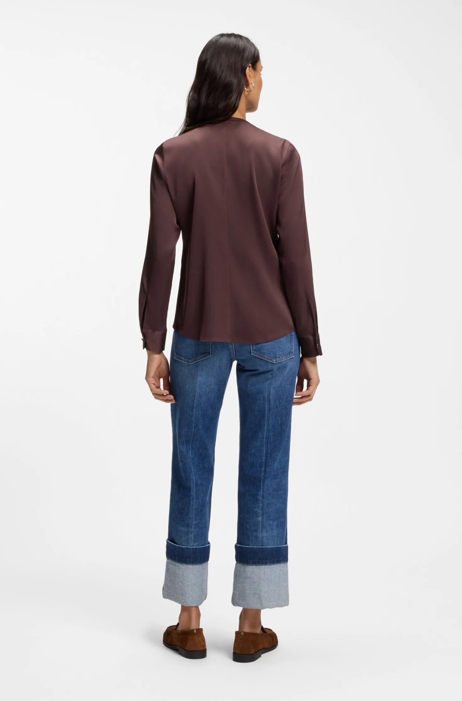 Kragenlose Regular-Fit Bluse aus Stretch-Seide