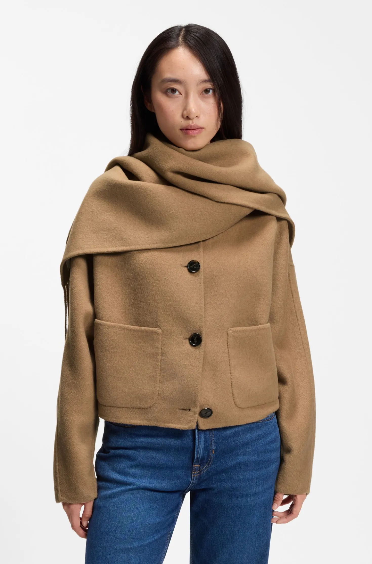 Kurze Oversized-Fit Jacke mit abnehmbarem Schal