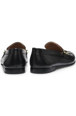 Loafer aus Leder mit Ketten- und Logo-Detail