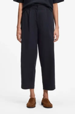 Loose-Fit Chino aus Stretch-Baumwolle mit Twill-Struktur