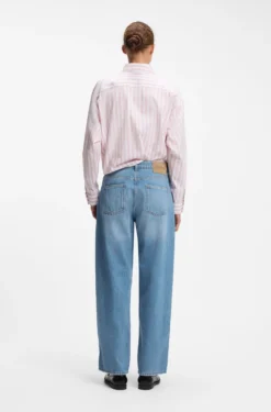Loose-Fit Jeans mit weitem Bein und Charm-Akzenten