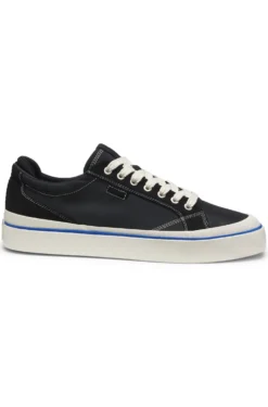 Lowtop Sneakers mit blauer Sohlen-Linie