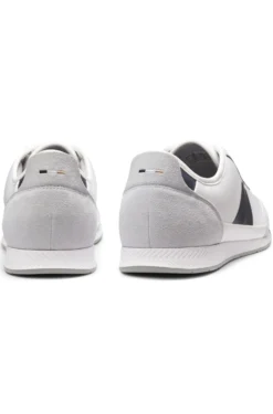Lowtop Sneakers mit strukturierten Details