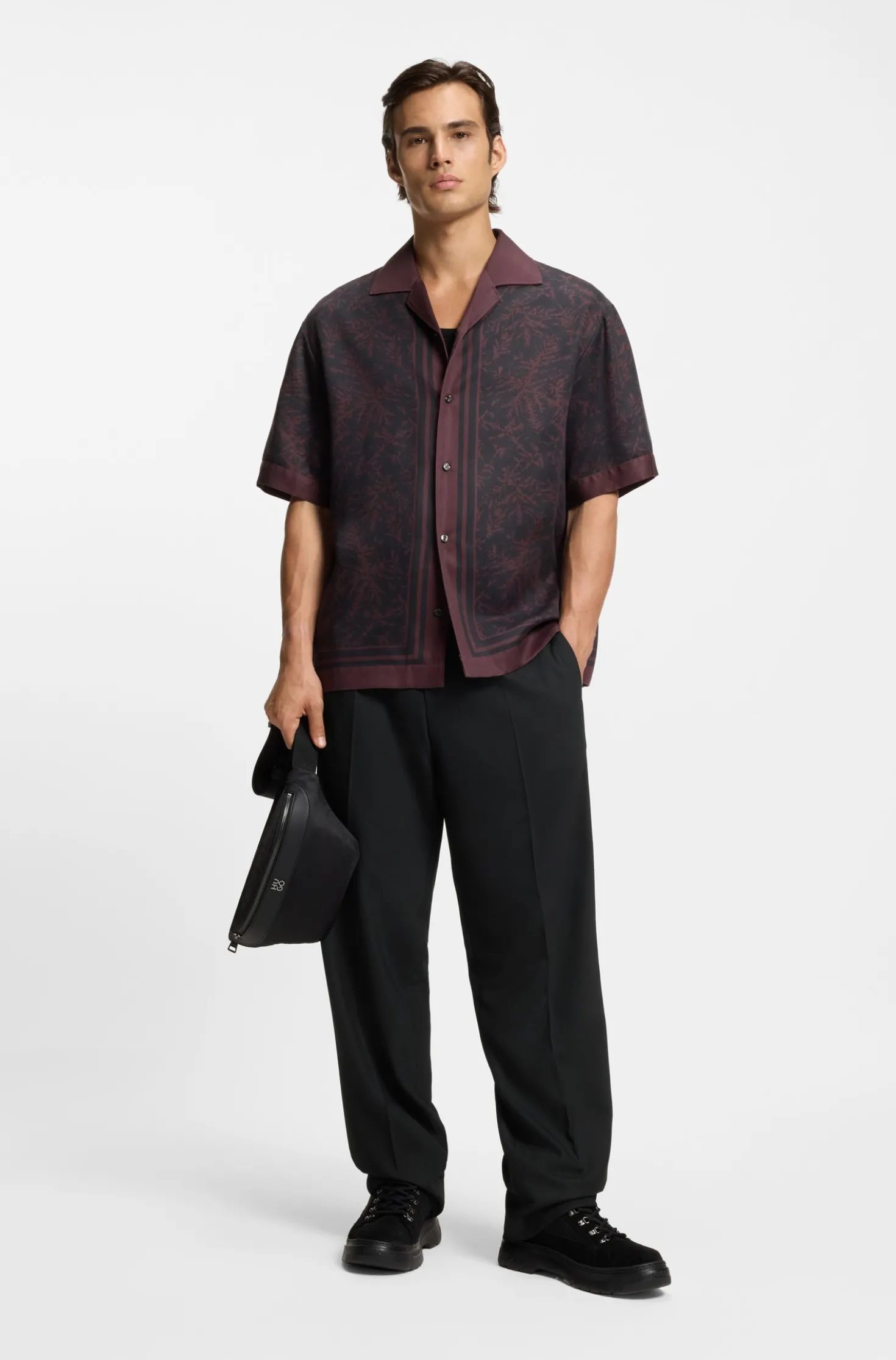Modern-Fit Hose aus Stretch-Twill mit Bügelfalten