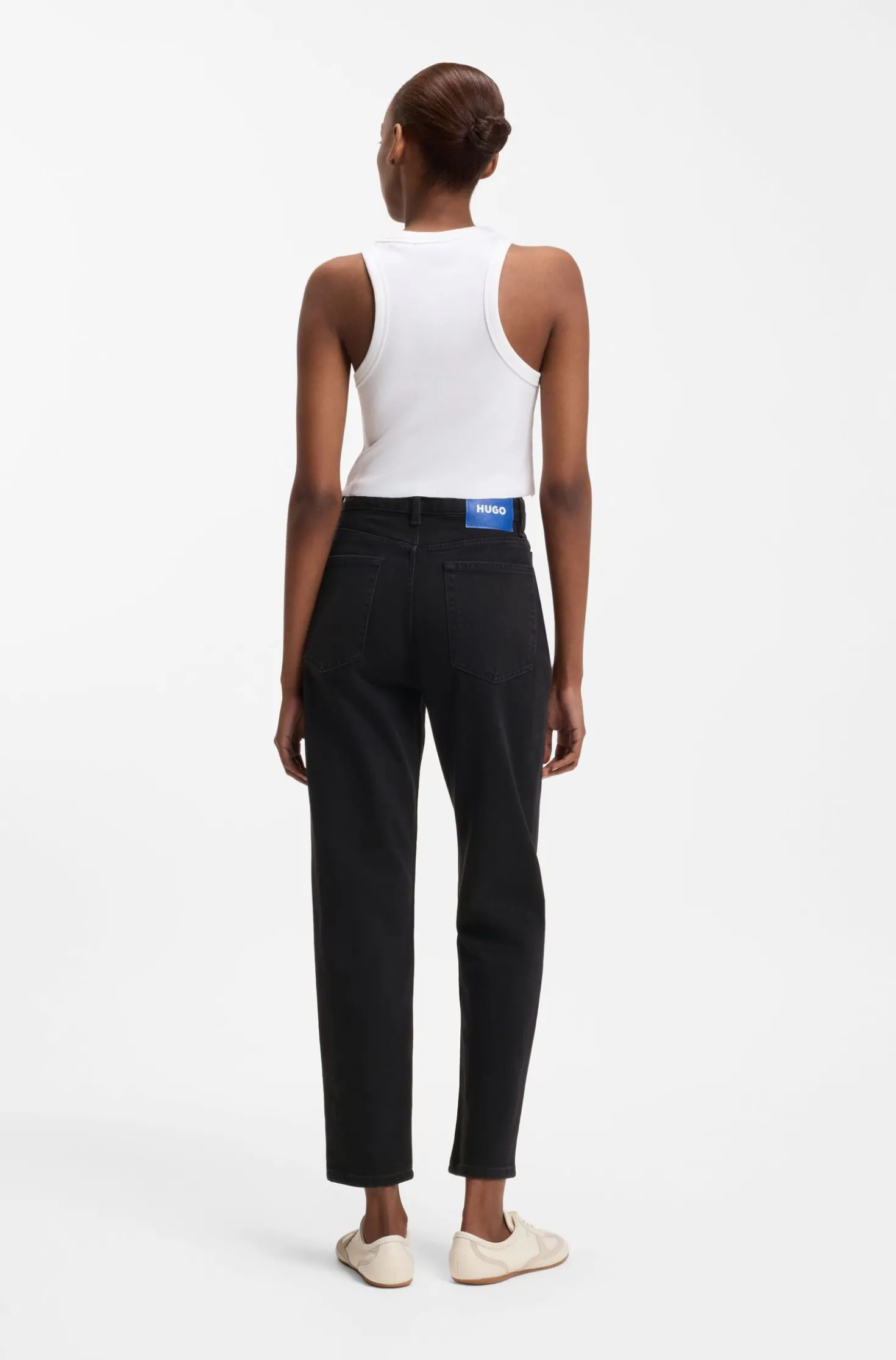 Mom-Jeans aus schwarzem Stretch-Denim