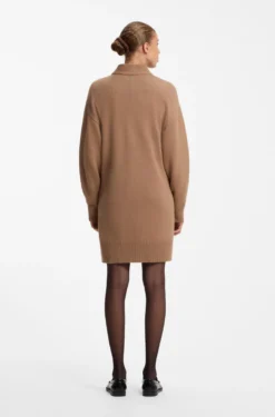 Oversized-Fit Strickkleid mit Stehkragen