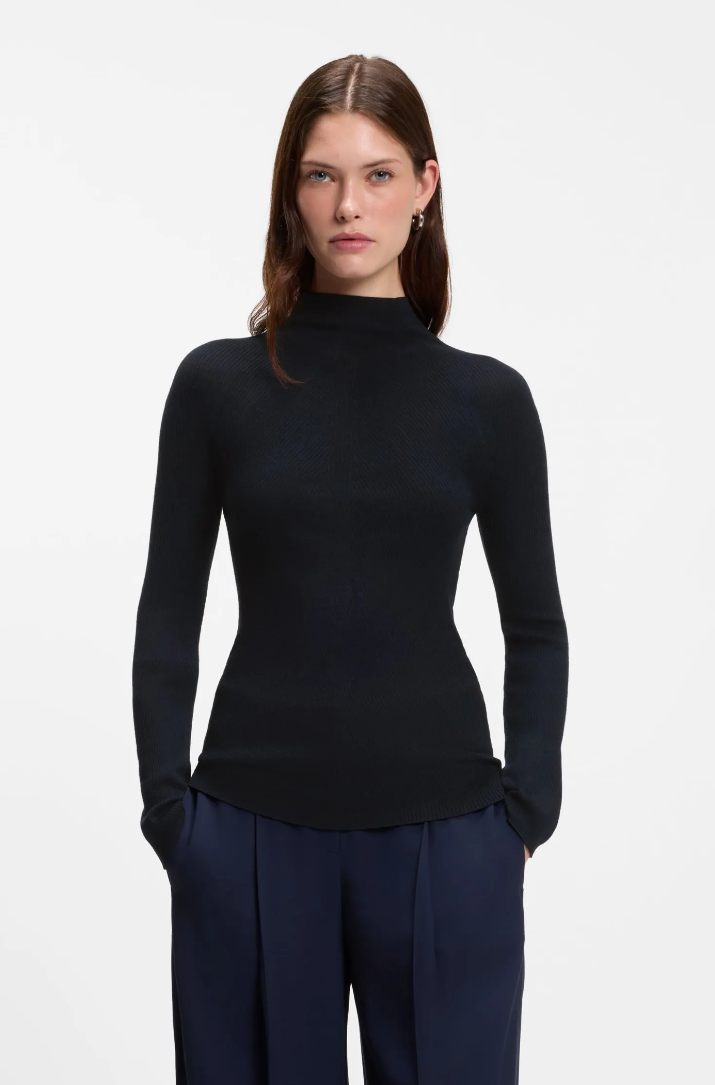 Pullover aus gerippter Merinowolle mit Stehkragen