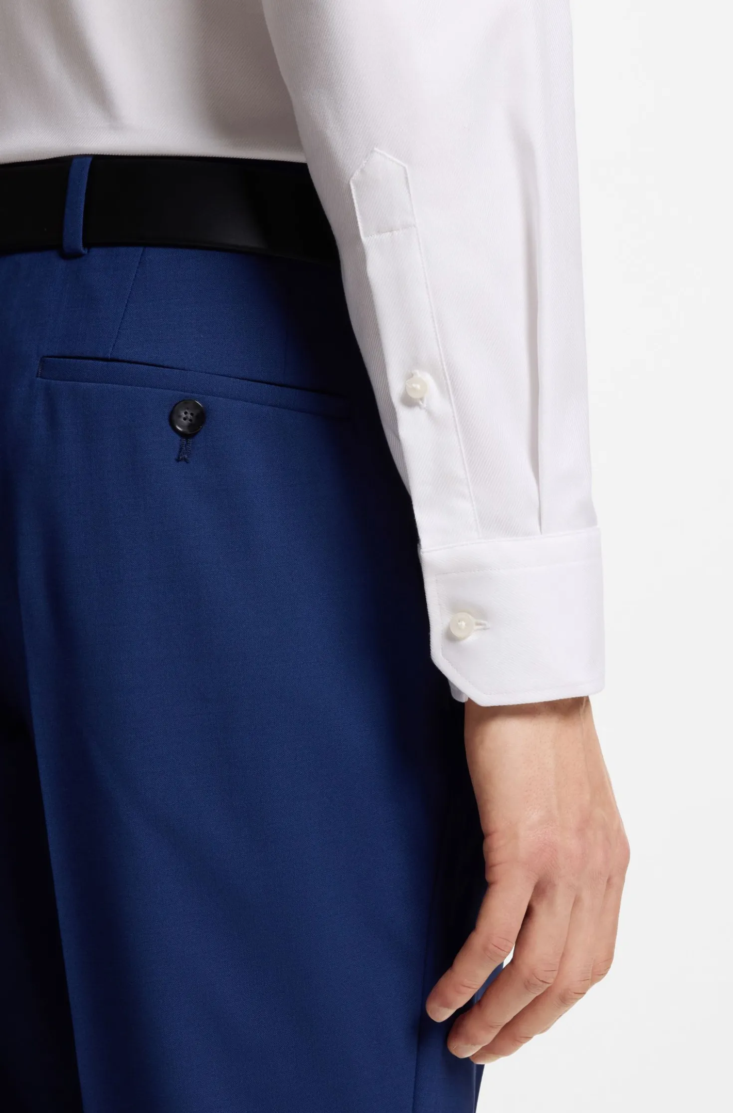 Regular-Fit Hemd aus elastischem Baumwoll-Twill mit bügelleichtem Finish