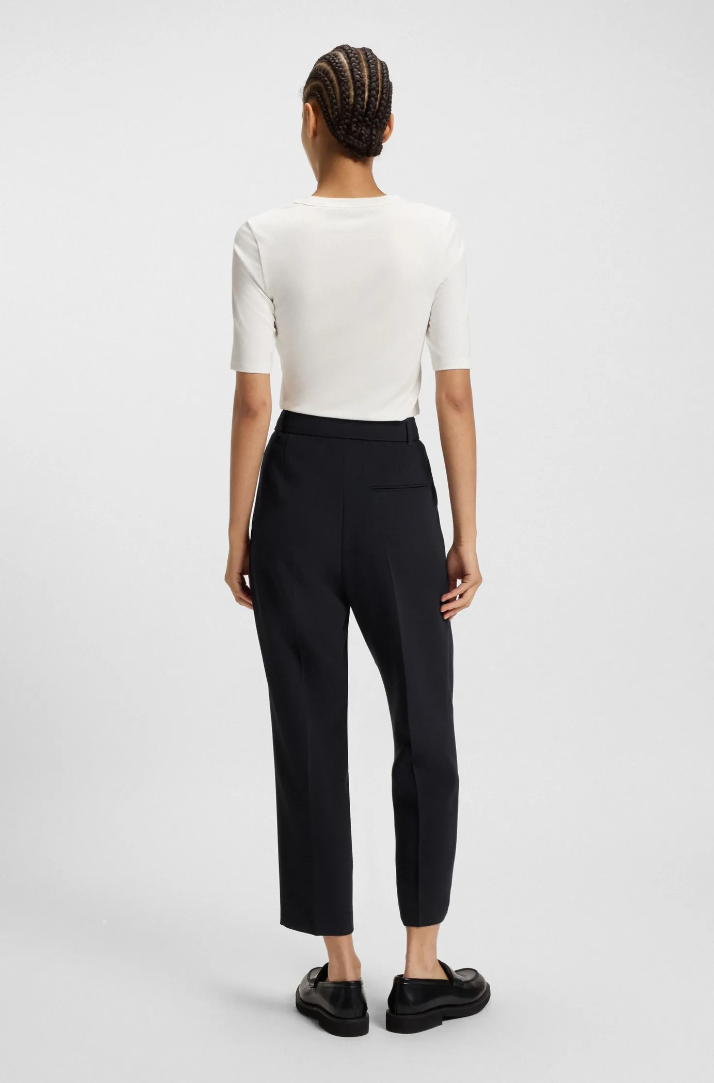 Regular-Fit Hose aus knitterfreiem Krepp in Cropped-Länge