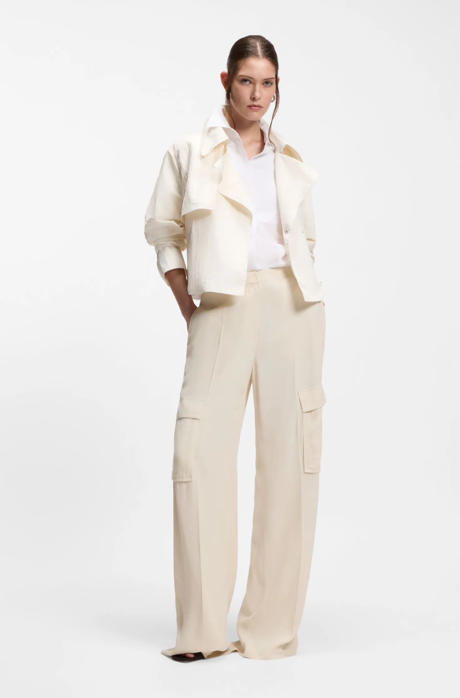 Regular-Fit Hose aus Krepp mit Cargotaschen