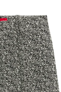 Regular-Fit Hose aus Stretch-Gewebe mit Fischgrätmuster