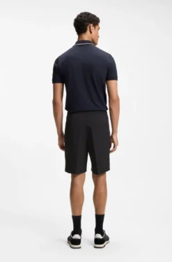 Regular-Fit Shorts aus wasserabweisendem und schnelltrocknendem Twill