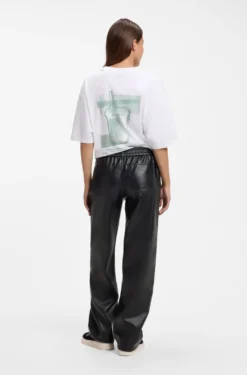 Relaxed-Fit Hose aus Kunstleder mit aufgesetzten Taschen
