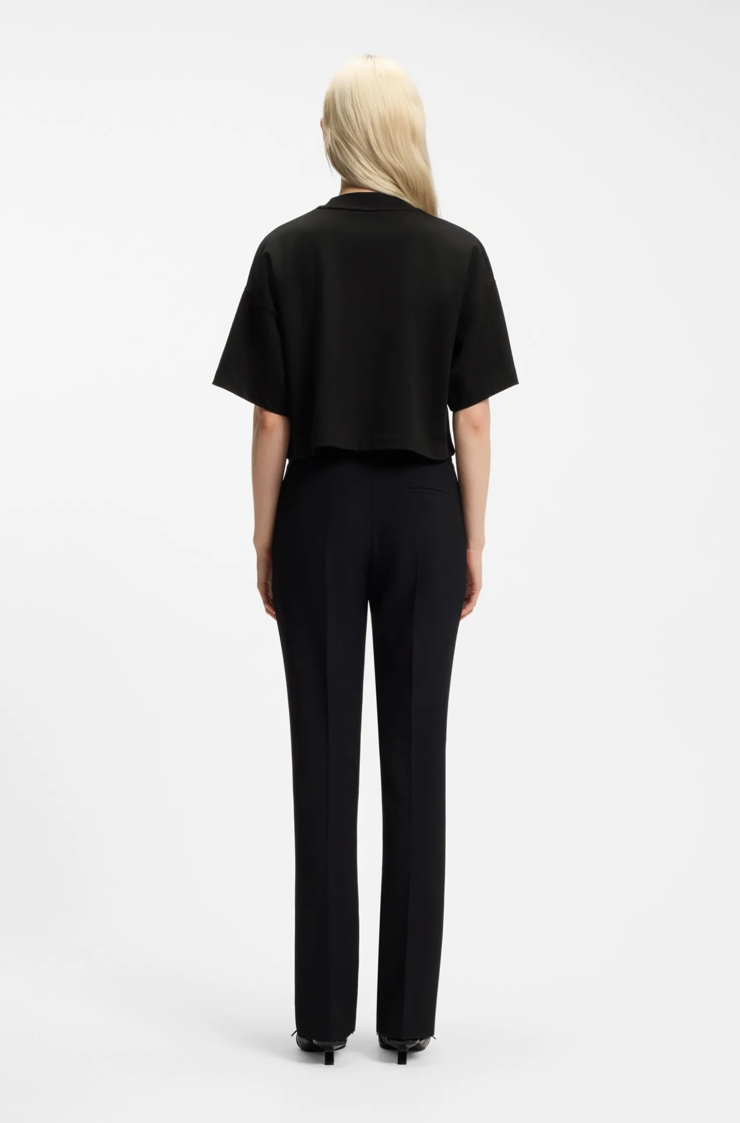 Relaxed-Fit T-Shirt aus Baumwolle in Cropped-Länge mit Nacken-Logo