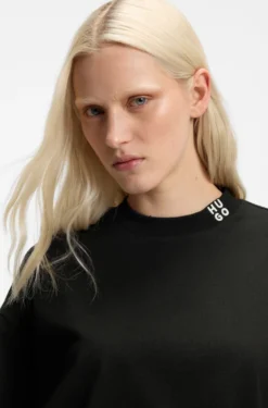 Relaxed-Fit T-Shirt aus Baumwolle in Cropped-Länge mit Nacken-Logo