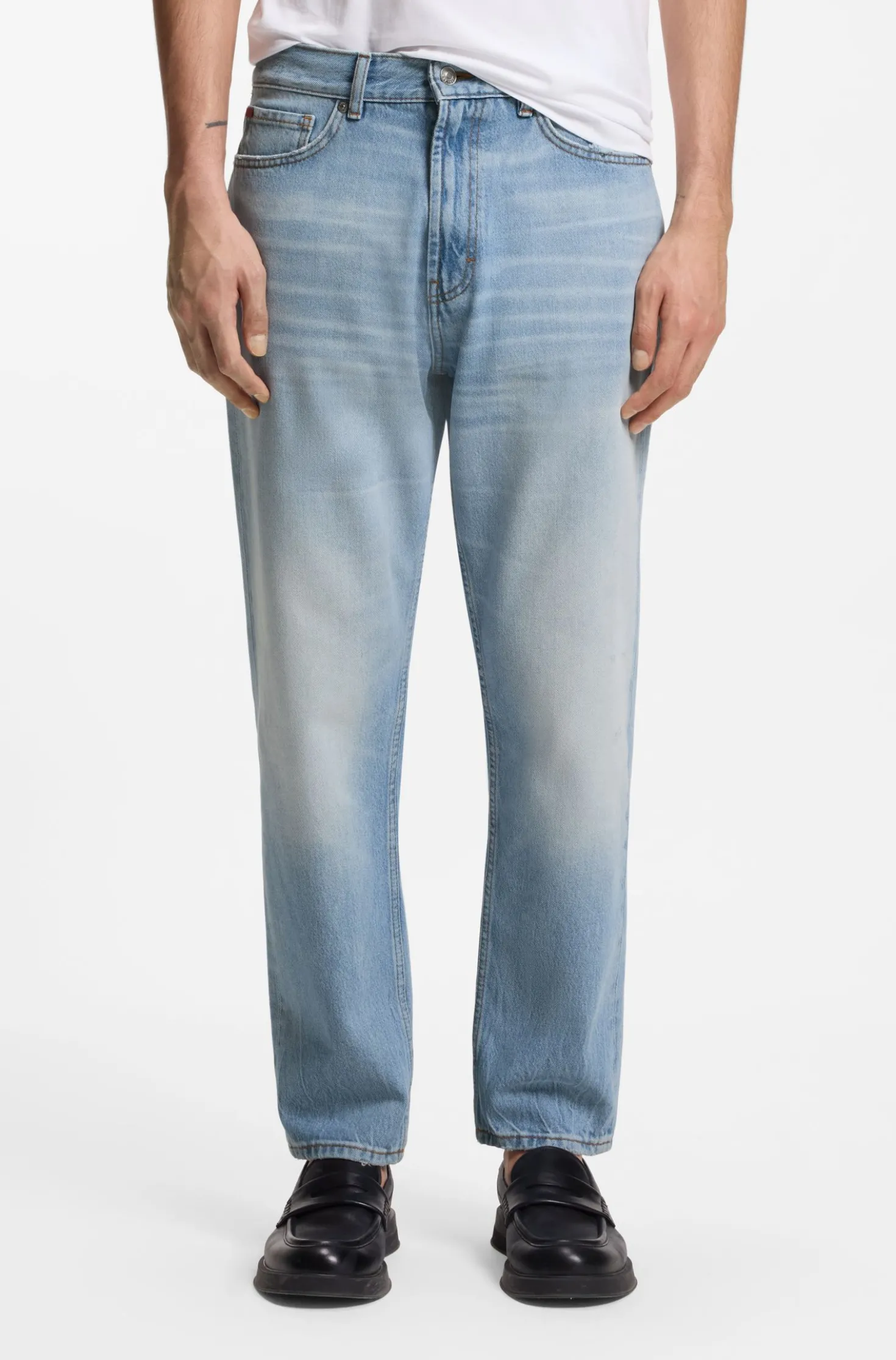 Relaxed Tapered-Fit Jeans aus hellblauem Denim