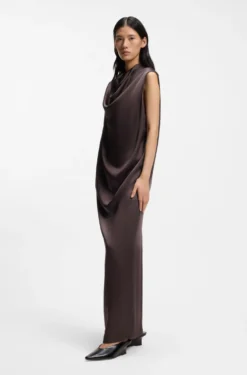 Ärmelloses Maxikleid aus Sable-Satin