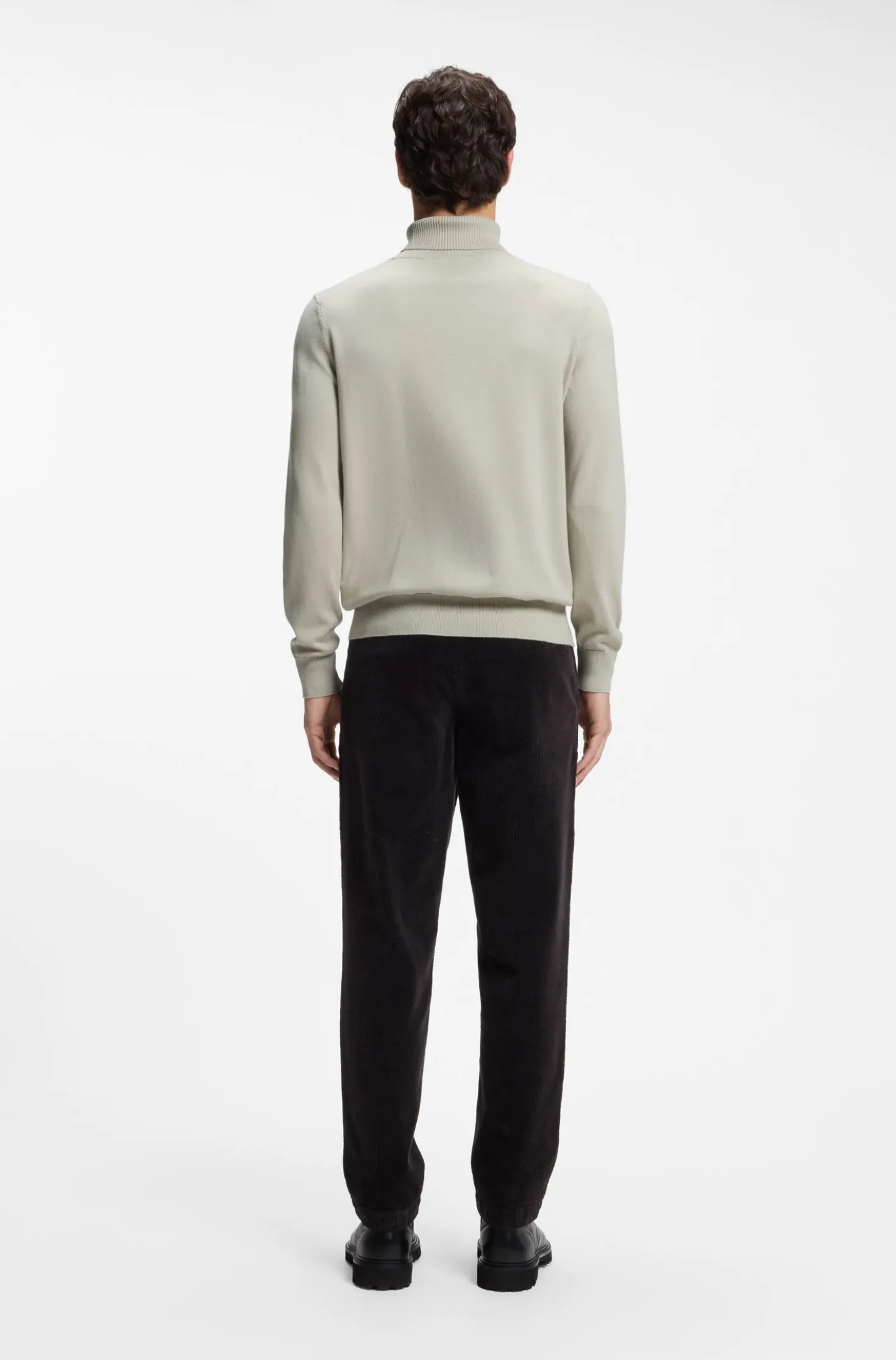 Rollkragenpullover aus Baumwoll-Mix mit Kaschmir und Logo-Aufnäher
