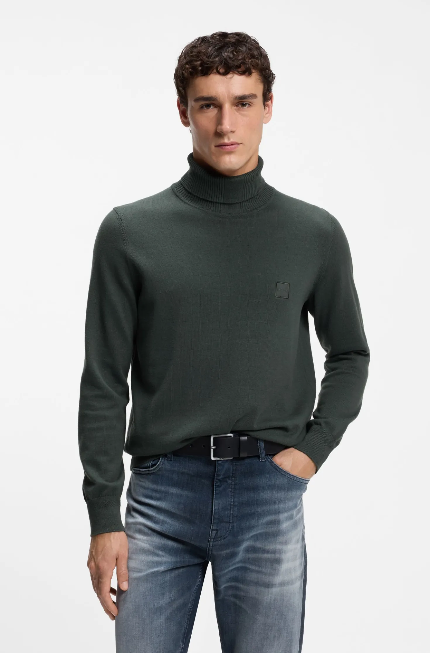 Rollkragenpullover aus Baumwoll-Mix mit Kaschmir und Logo-Aufnäher