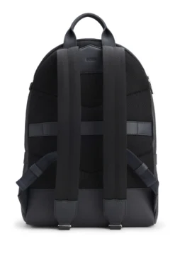 Rucksack aus genarbtem italienischem Leder mit geprägtem Logo