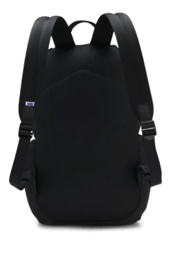 Rucksack mit blauem Logo-Aufnäher aus Gummi