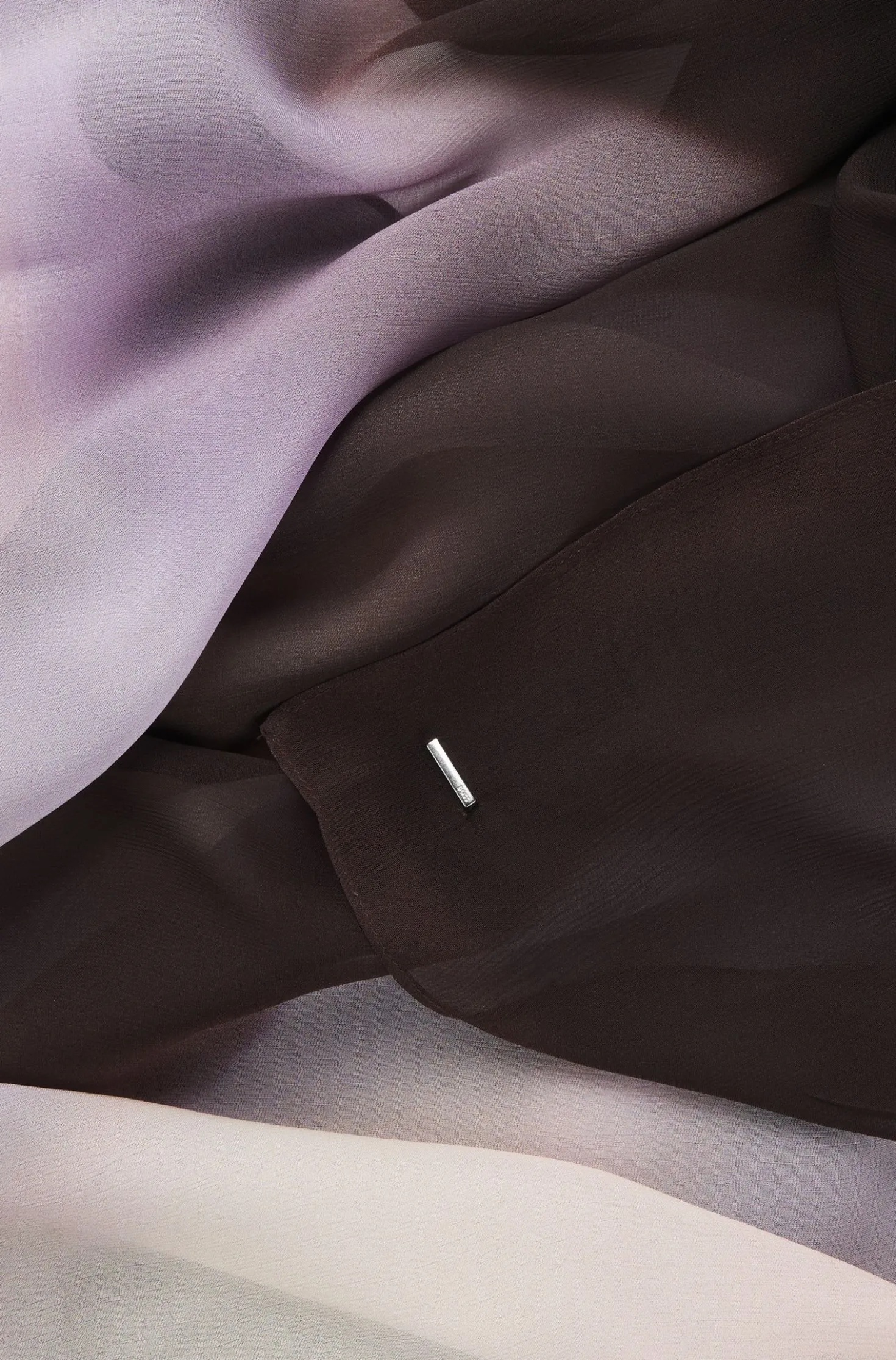 Schal aus Chiffon mit Logo-Niete