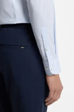 Slim-Fit Hemd aus Baumwoll-Mix mit Popeline-Struktur und Streifen-Dessin