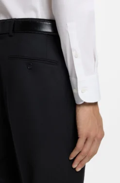 Slim-Fit Hemd aus elastischer Baumwoll-Popeline mit bügelleichtem Finish