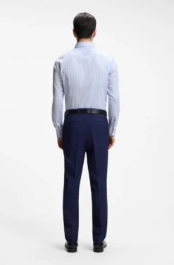 Slim-Fit Hemd aus gestreifter Stretch-Baumwolle mit bügelleichtem Finish