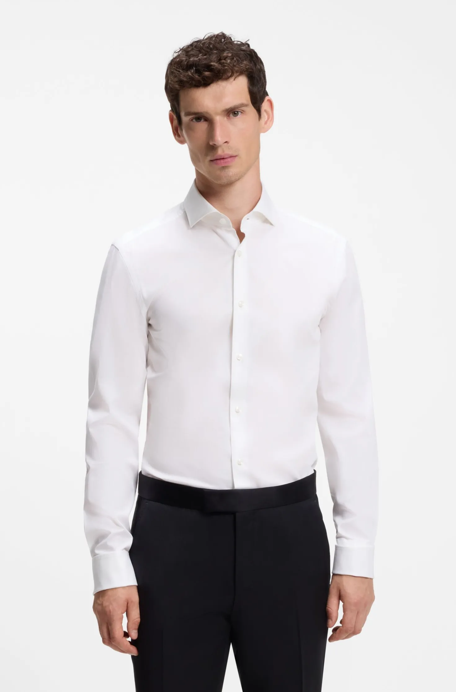 Slim-Fit Hemd aus gestreifter Stretch-Baumwolle mit bügelleichtem Finish